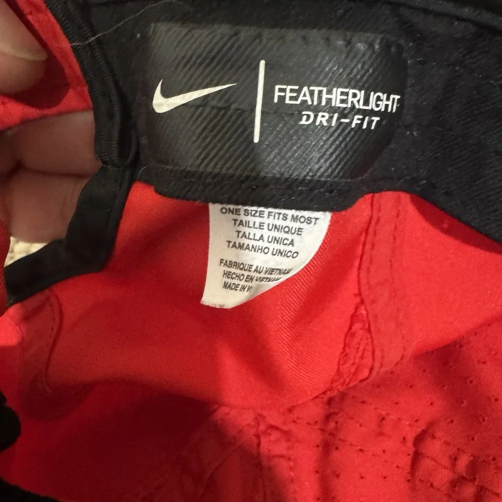 Nike featherlight red